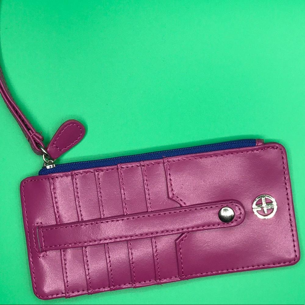 Women’s pink wallet